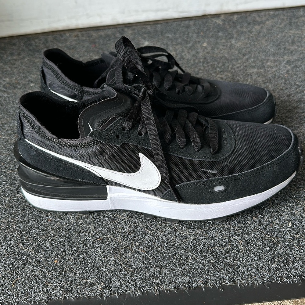 Nike women’s sneakers